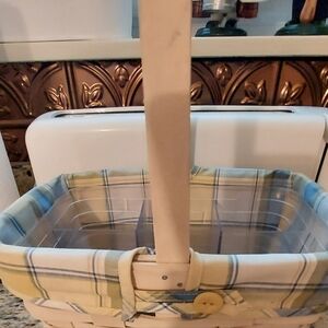 Longaberger White-Washed Spring Basket w/Liner & Protector